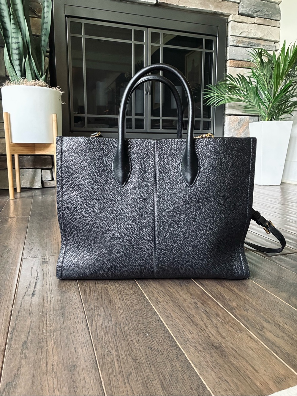 Michael Kors Black Leather Logo Tote Bag NWOT - Picture 6 of 15